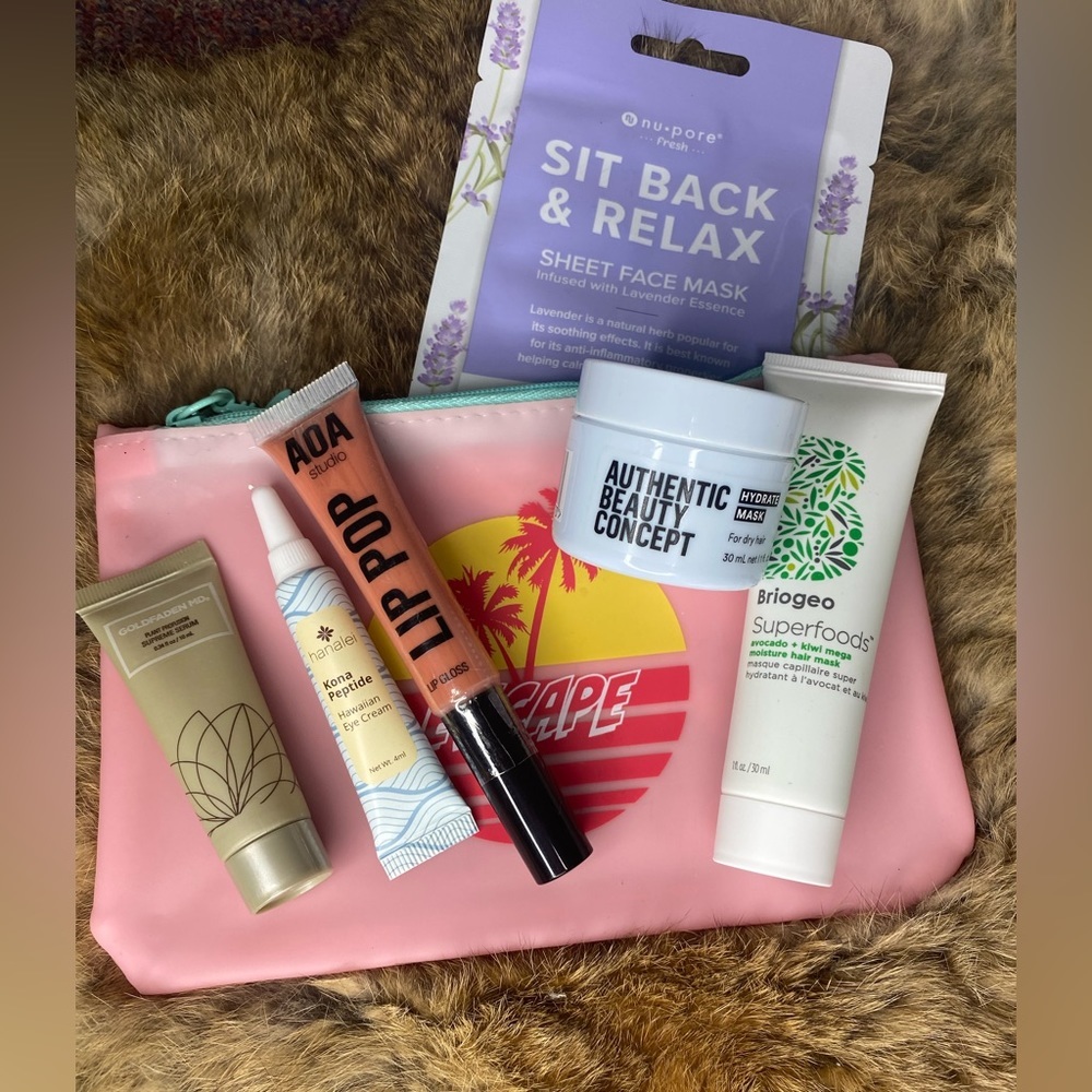 NEW COSMETIC BUNDLE! FREE SHIPPING​